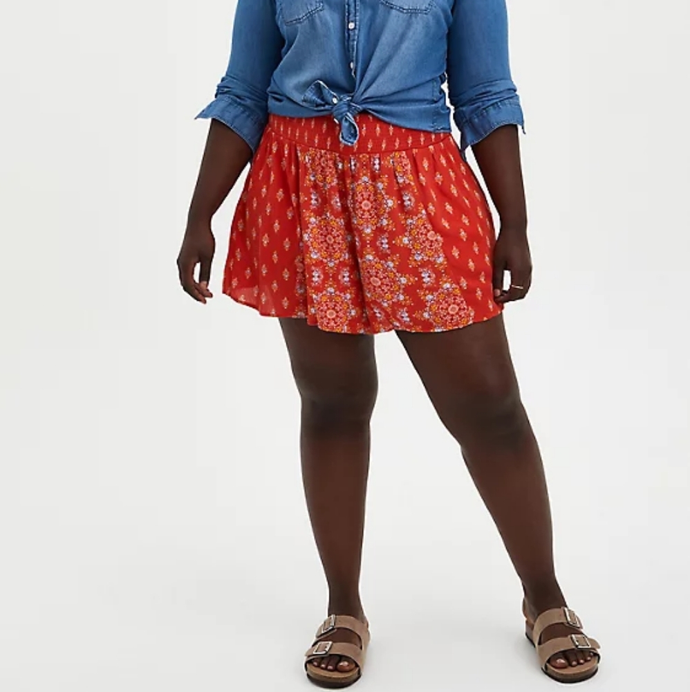 TORRID RED MEDALLION PRINT GAUZE SMOCK SHORT SIZE 2X NWT